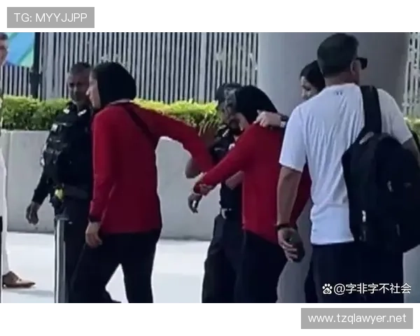 伊朗女足逃亡内幕两女性策划